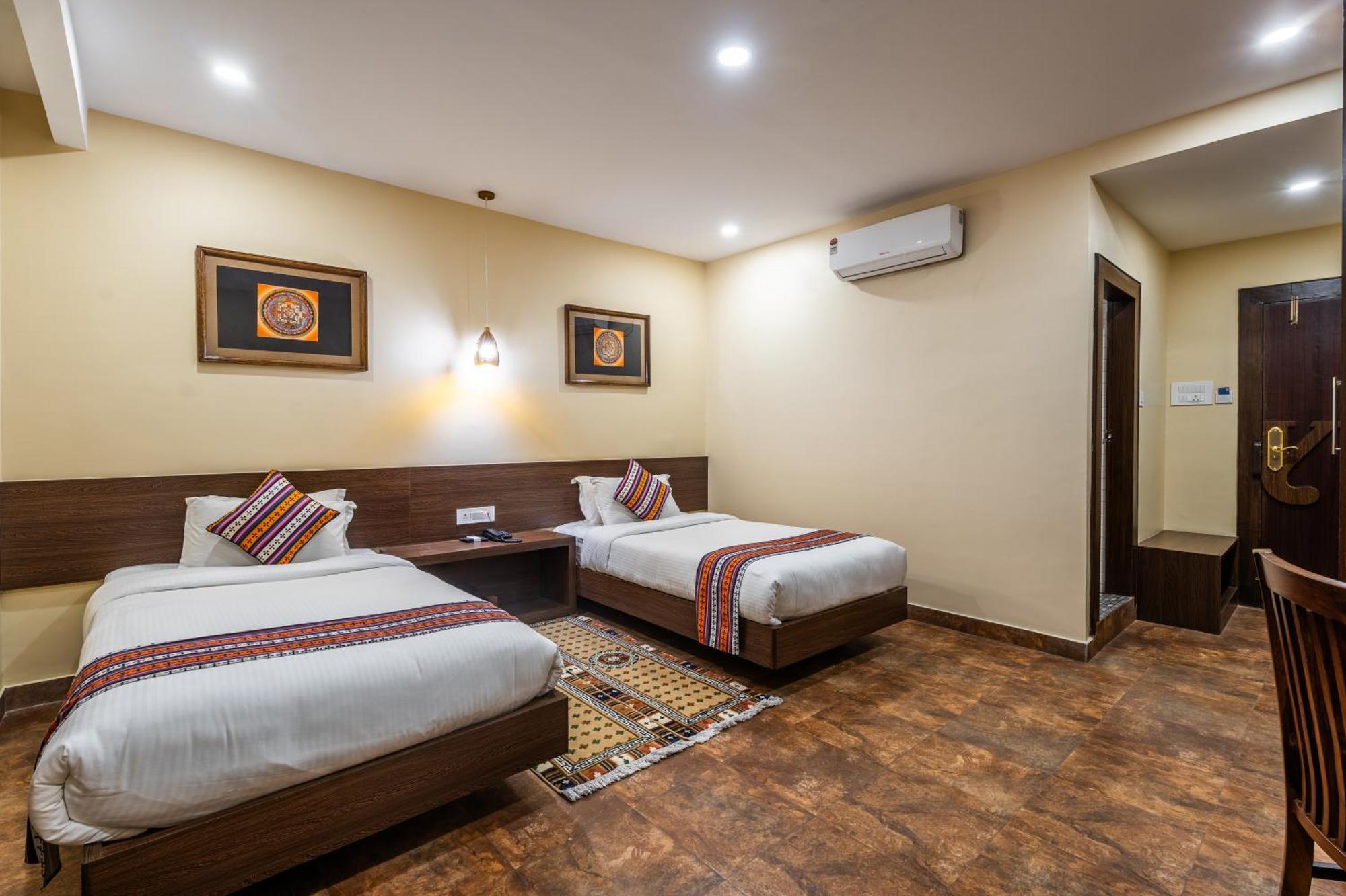 Hotel Yukhang Катманду Экстерьер фото