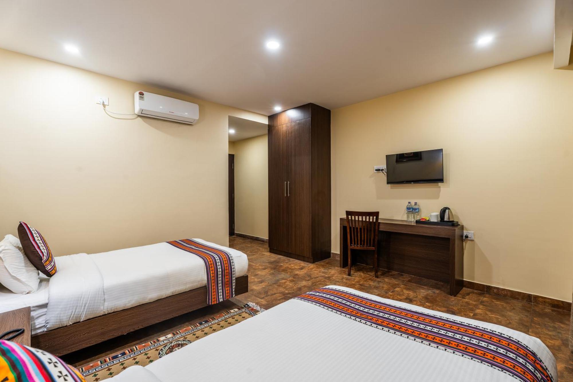 Hotel Yukhang Катманду Экстерьер фото