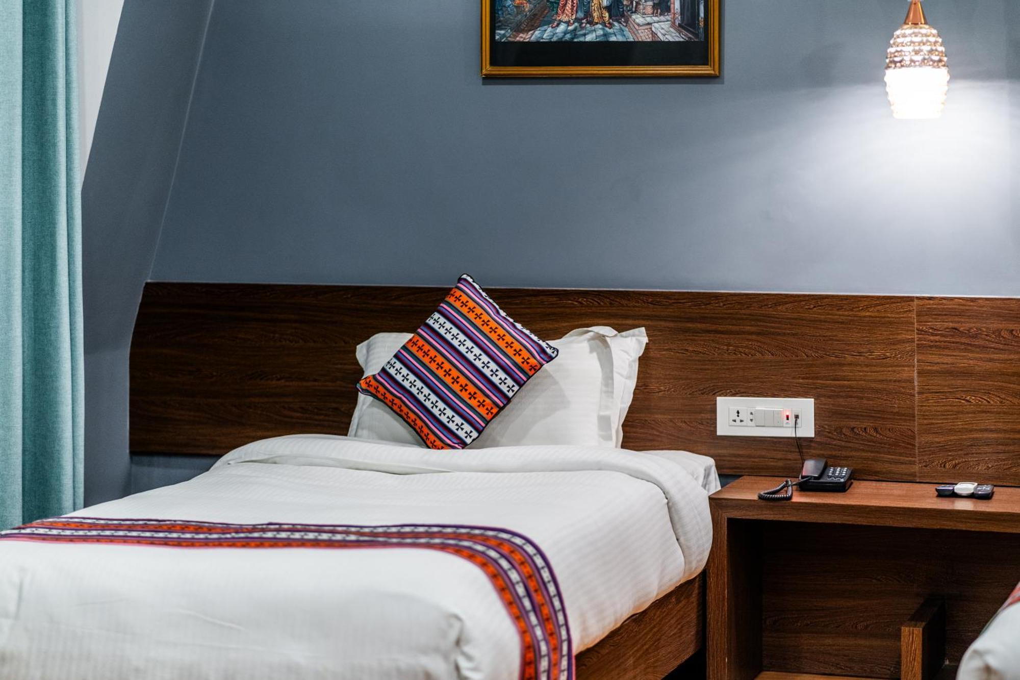 Hotel Yukhang Катманду Экстерьер фото