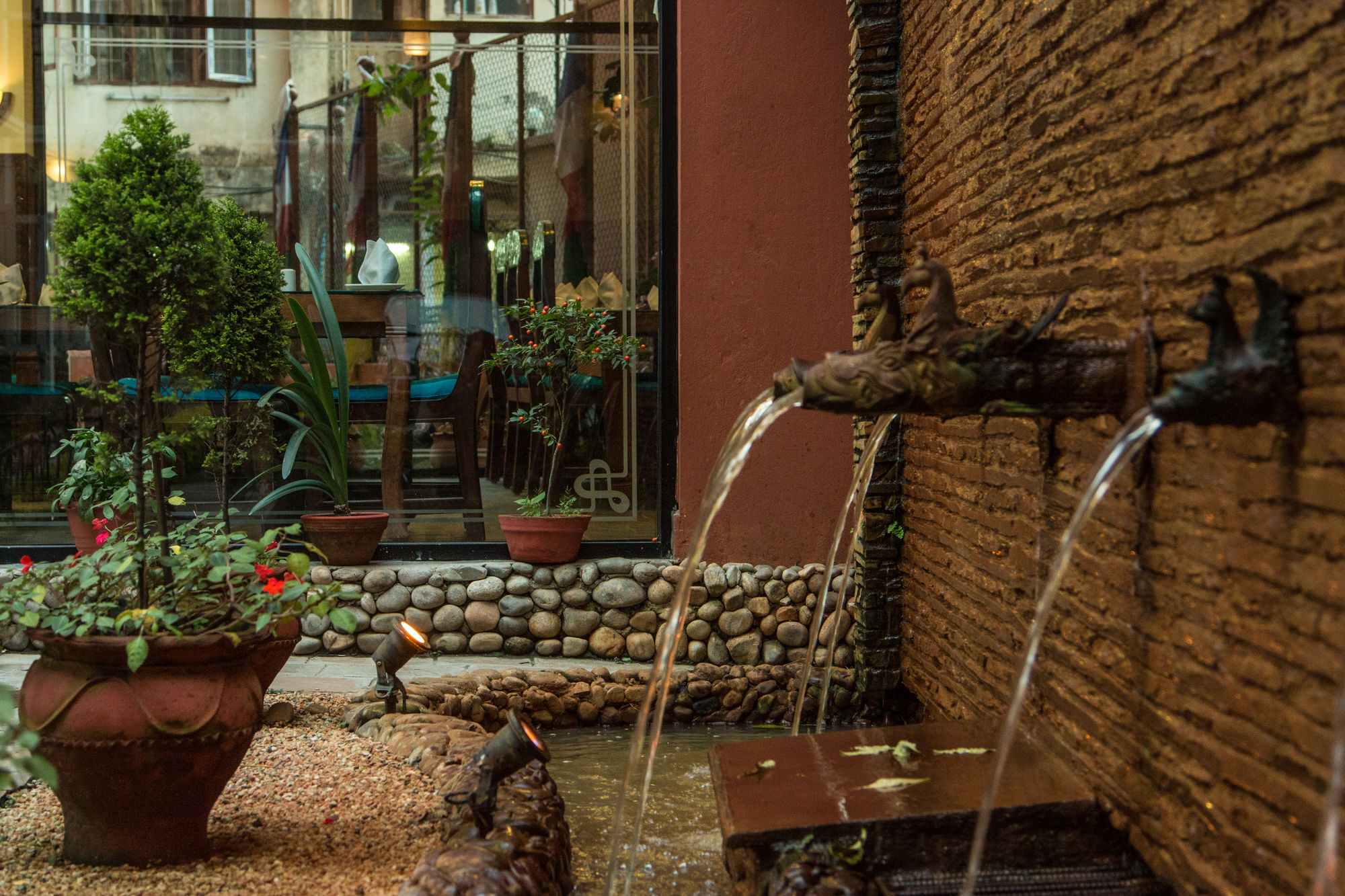 Hotel Yukhang Катманду Экстерьер фото