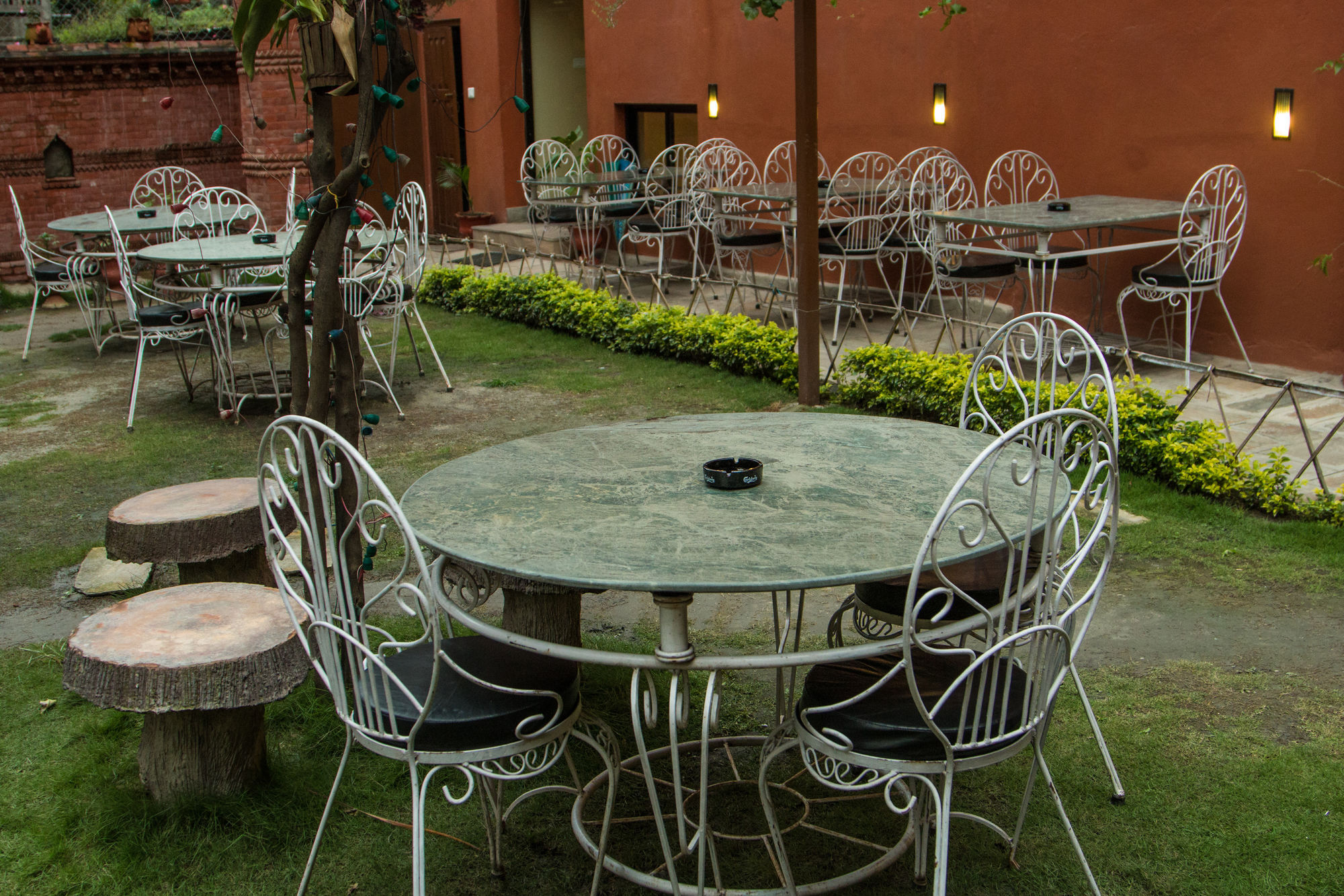 Hotel Yukhang Катманду Экстерьер фото